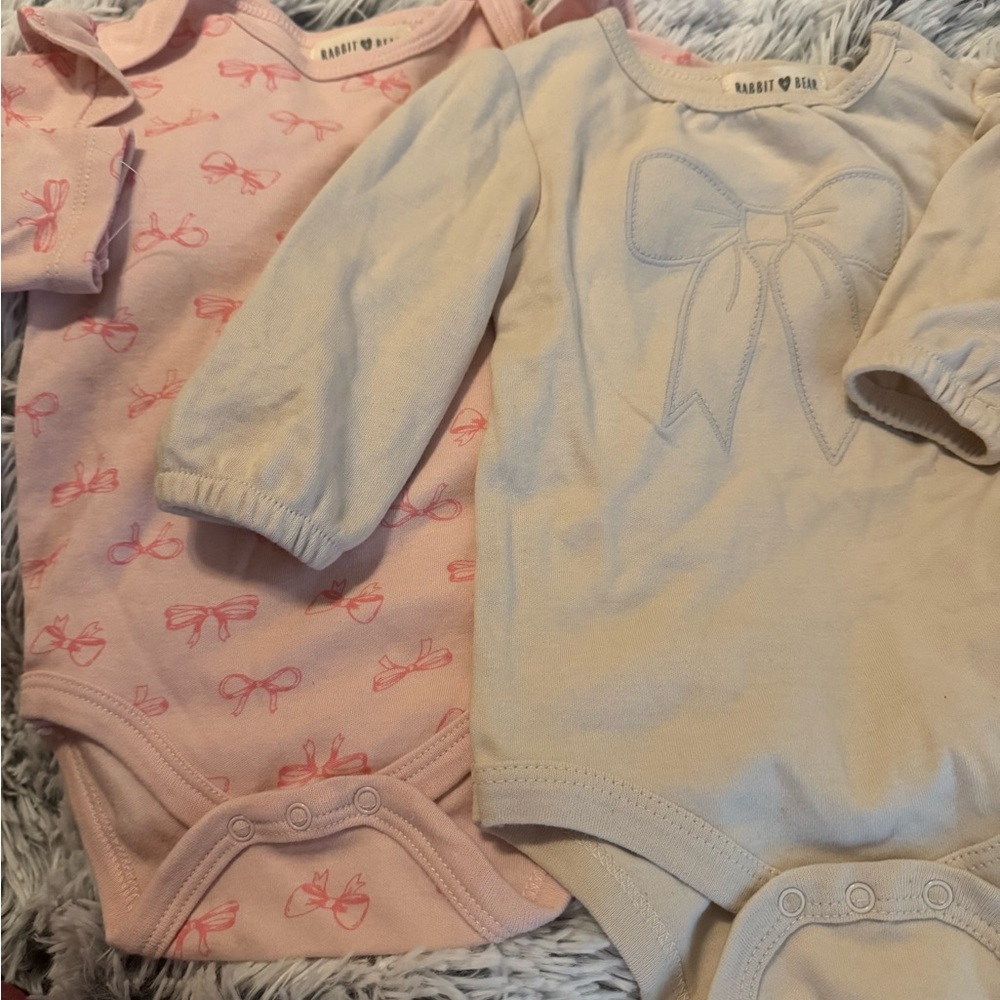 3-6m Bow onesies
